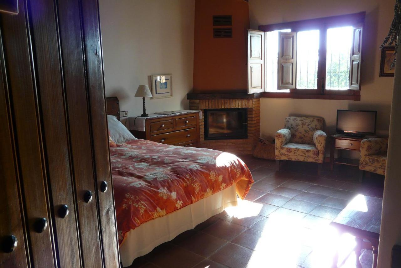 Palacio Viejo De Las Corchuelas Torrejón el Rubio Kültér fotó