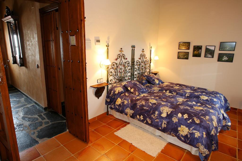 Palacio Viejo De Las Corchuelas Torrejón el Rubio Szoba fotó